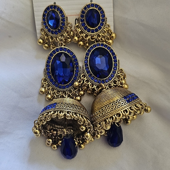 Earrings - Picture 9 of 11